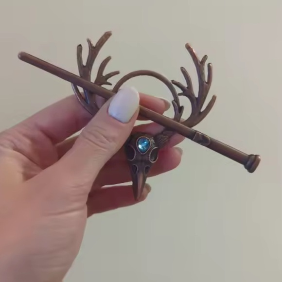 Witchy Antler Skull Hair Barrette main image 6